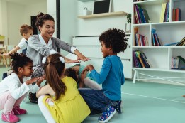 CUIDADOR INFANTIL