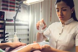 APERFEIÇOAMENTO PARA MANICURE E PEDICURE