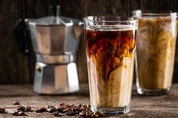 PREPARO DE BEBIDA À BASE DE CAFÉ