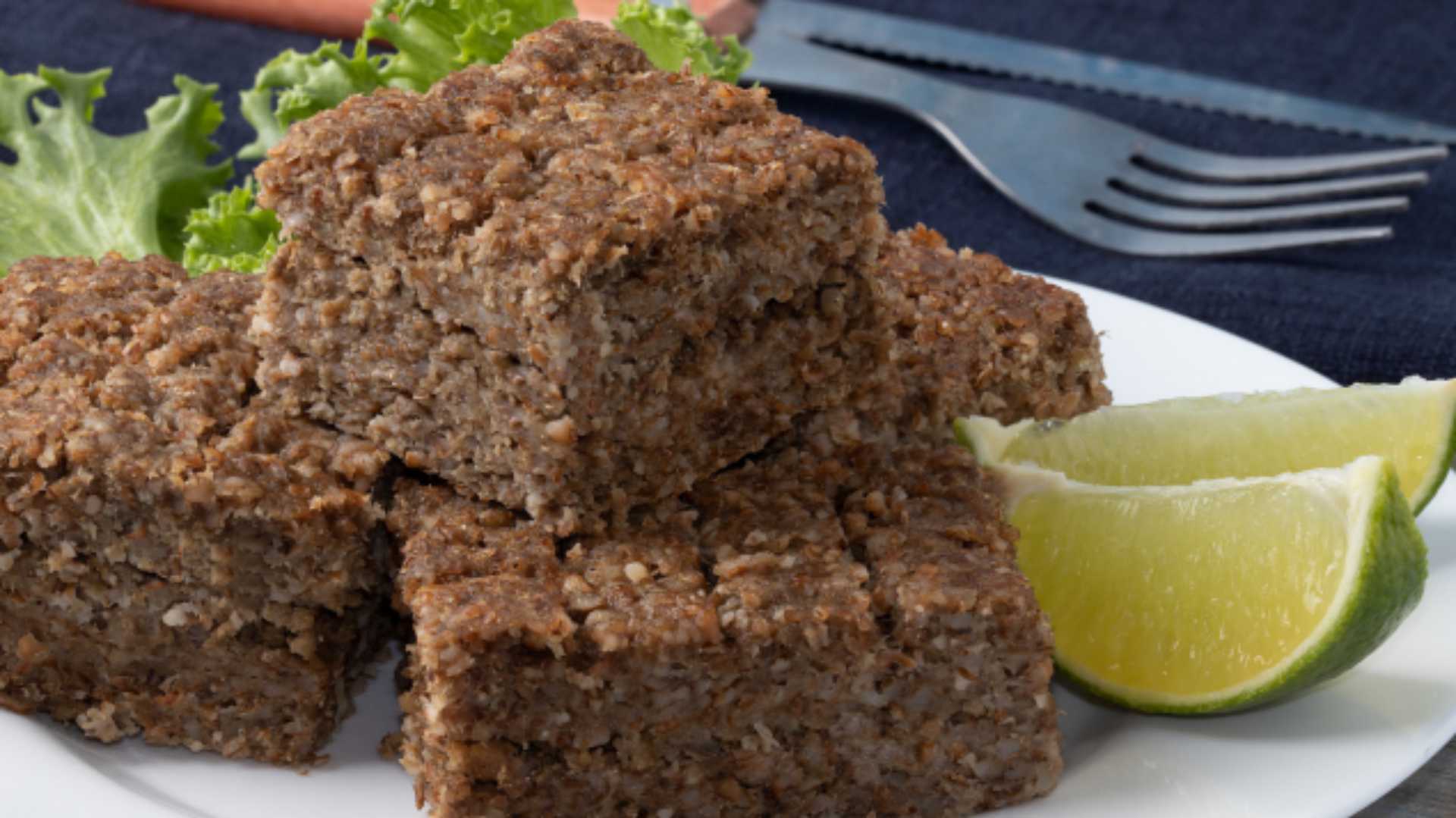 Quibe de carne moída com berinjela